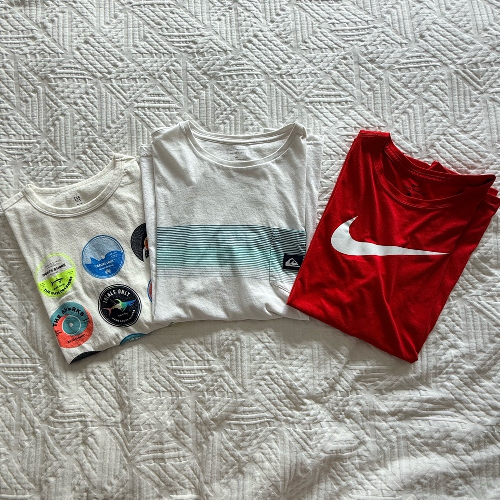 Lot of 3 Kids XL T-shirts - Nike, Gap Kids, Quicksilver